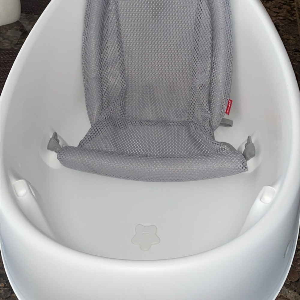 Skip Hop White and Gray Baby Bath Tub